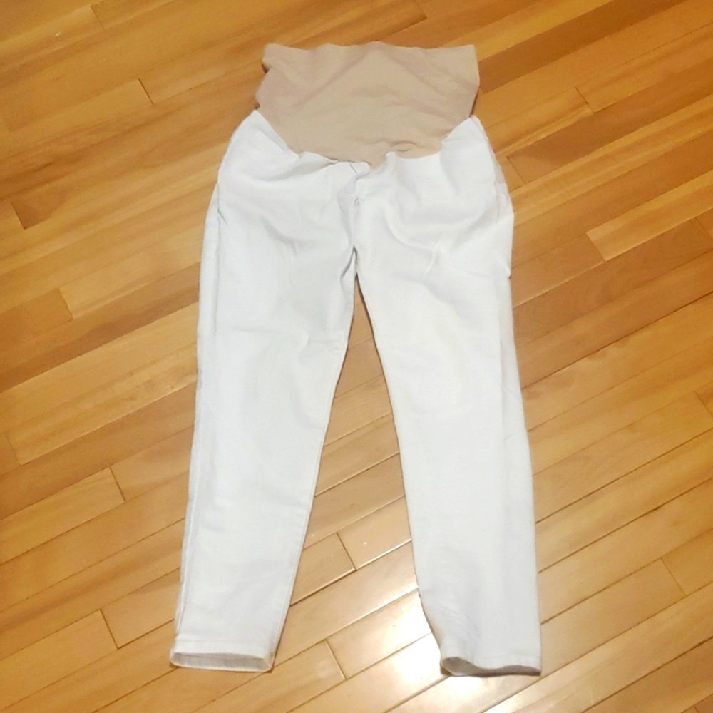 EUC Liz Lange white denim